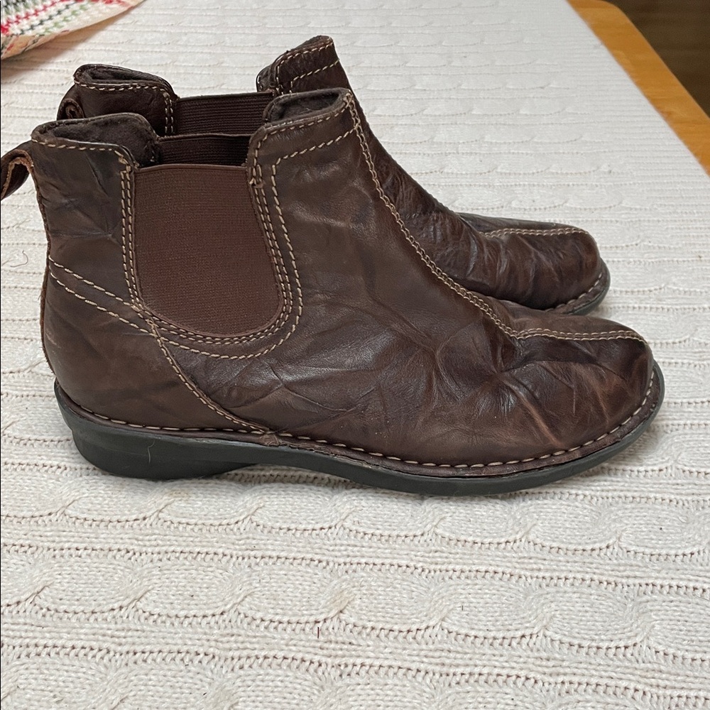 Clarks Dark Brown Leather Bendables Chelsea Boots 7M